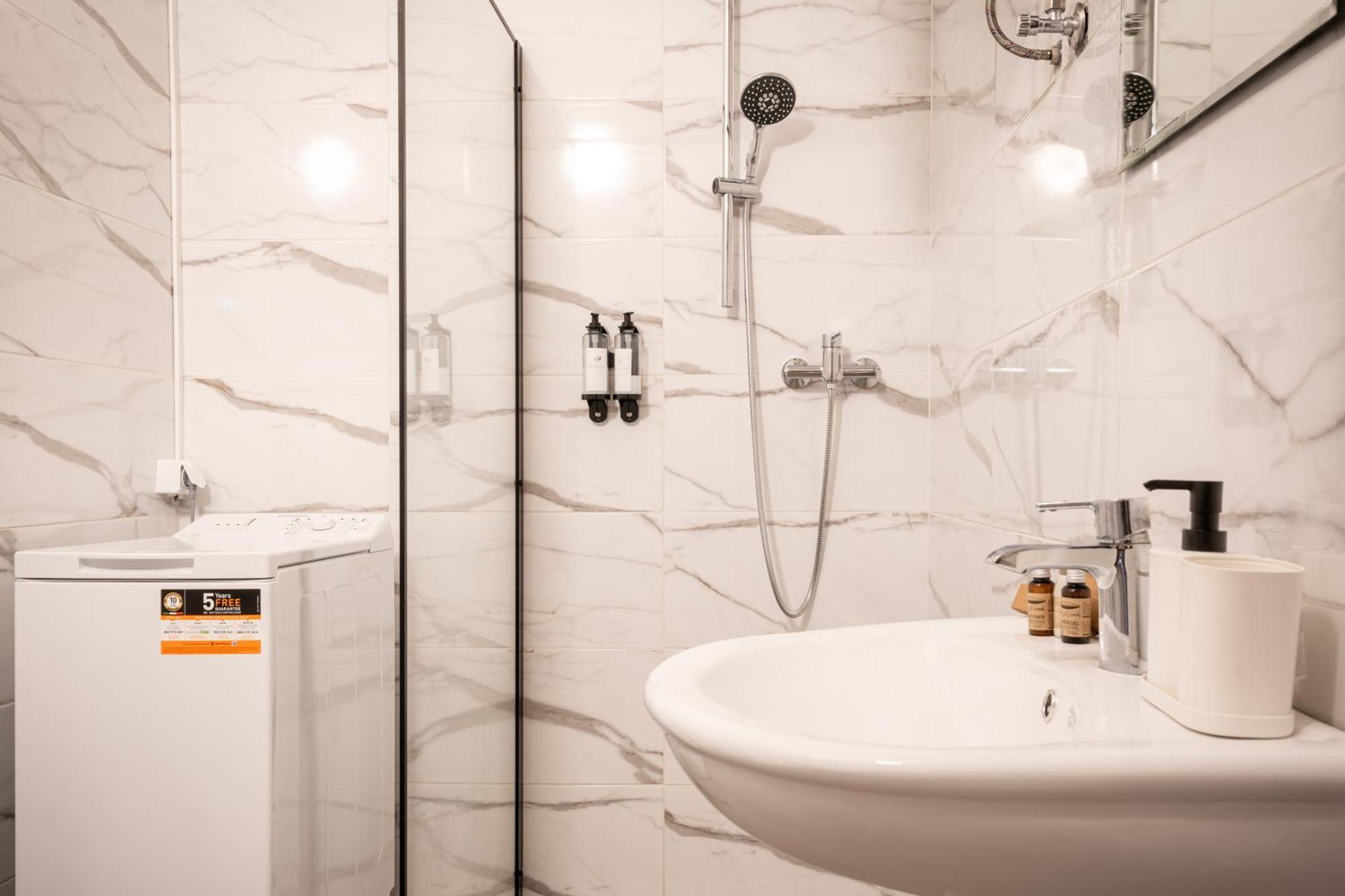 H9- Boutique Apartments, Best Location, By Bqa Budapest Extérieur photo